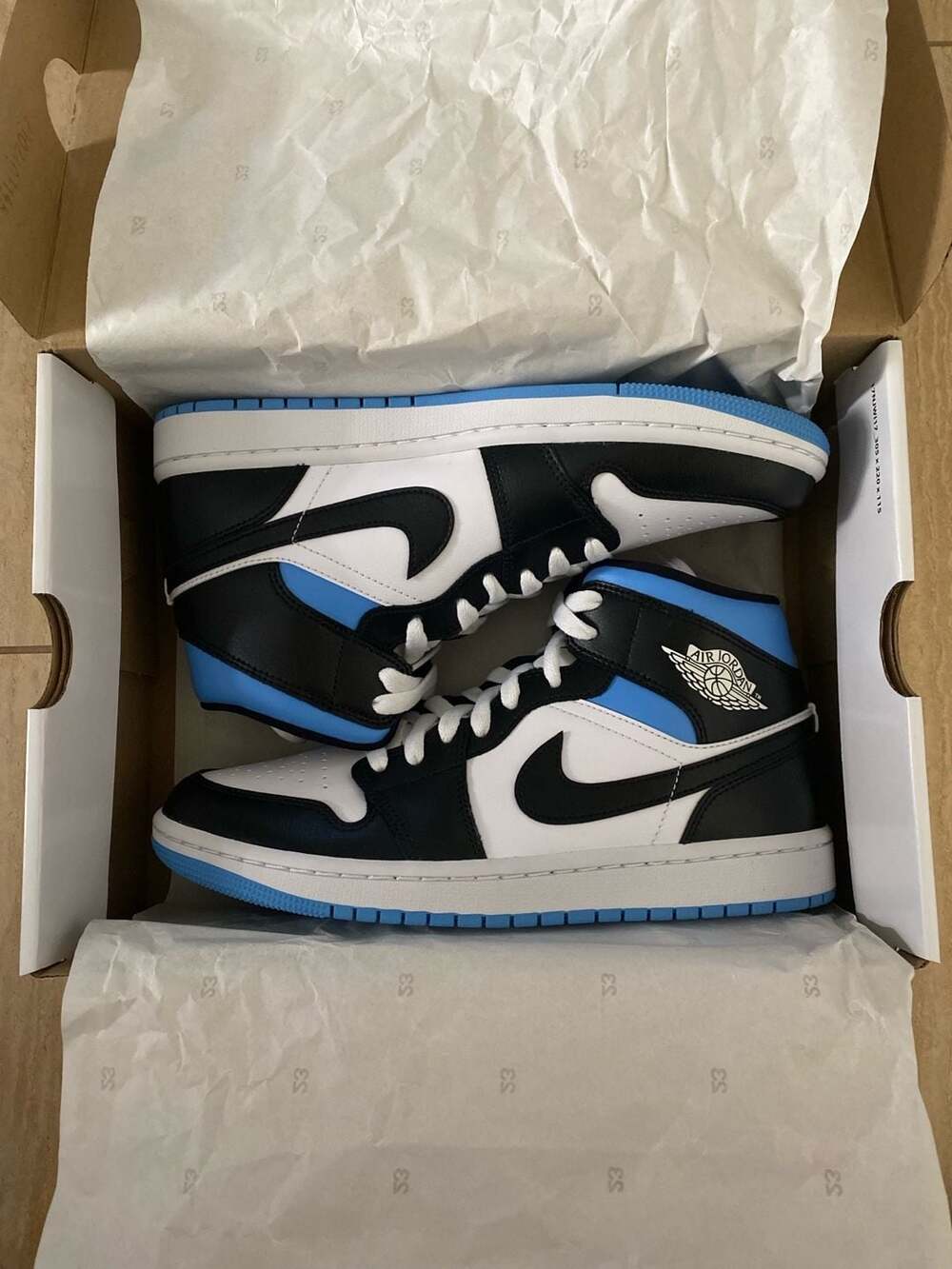 Size 7.5W - Jordan 1 Mid University Blue Women's